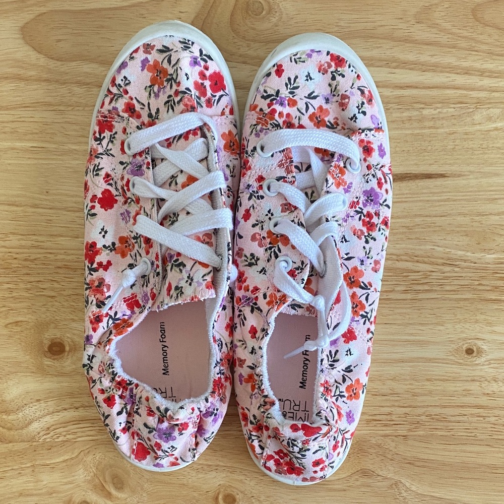 Time and Tru Women’s Floral Sneakers - Picture 1 of 11